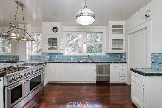 Detail Gallery Image 13 of 61 For 605 E Home Ave, Fresno,  CA 93728 - 5 Beds | 4/1 Baths