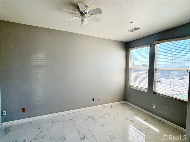 Detail Gallery Image 8 of 73 For 7575 Lime, Fontana,  CA 92336 - 5 Beds | 3 Baths