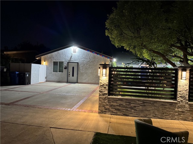 Detail Gallery Image 3 of 30 For 19158 Schoenborn, Northridge,  CA 91324 - 2 Beds | 2 Baths