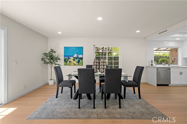 22557 Fenwall Drive, Saugus CA: https://media.crmls.org/medias/0869332e-107e-44a4-bc4c-9f347d44ead8.jpg