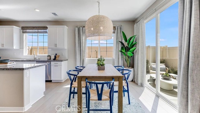 Detail Gallery Image 2 of 19 For 1121 Thunderchief Ln, Rialto,  CA 92376 - 3 Beds | 2/1 Baths