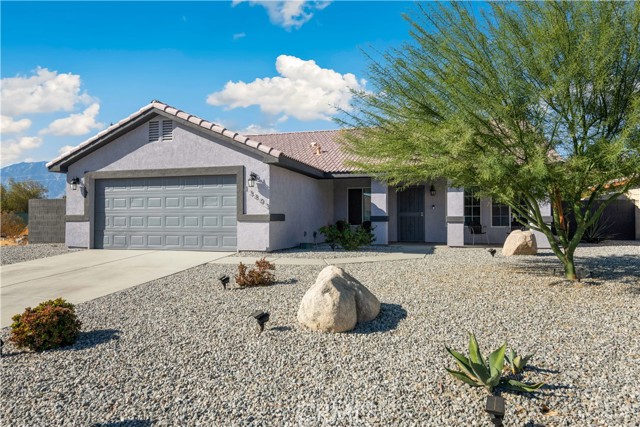 Detail Gallery Image 2 of 23 For 13803 Susan Way, Desert Hot Springs,  CA 92240 - 4 Beds | 2 Baths