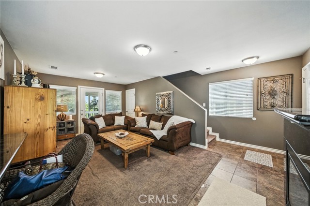 Detail Gallery Image 4 of 19 For 576 Rose Ln, Twin Peaks,  CA 92391 - 3 Beds | 3 Baths