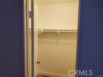https://media.crmls.org/medias/086a75e7-762a-4d1d-b17d-d91fa67387c7.jpg?preset=X-Large