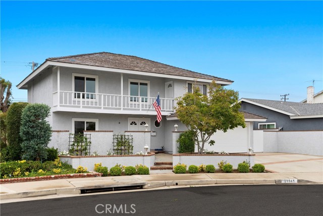 Detail Gallery Image 4 of 52 For 21941 Oceanview Ln, Huntington Beach,  CA 92646 - 4 Beds | 2/1 Baths