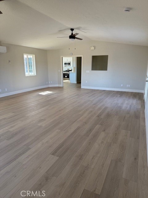 Detail Gallery Image 13 of 17 For 14945 Tonikan, Apple Valley,  CA 92307 - 3 Beds | 3 Baths