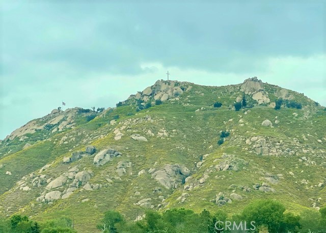 https://media.crmls.org/medias/086b800e-9727-40d5-b2ad-7878ea1fda5d.jpg?preset=X-Large