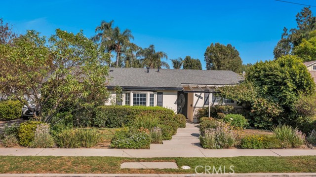 Detail Gallery Image 1 of 49 For 4922 Swinton Ave, Encino,  CA 91436 - 3 Beds | 2 Baths