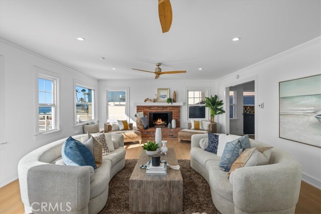 1000 The Strand, Manhattan Beach CA: https://media.crmls.org/medias/086c0737-ddde-4c1b-a2cb-2f793cd0e26c.jpg