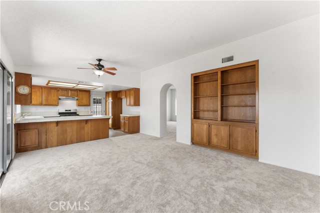 Detail Gallery Image 11 of 38 For 38027 Raintree, Palmdale,  CA 93552 - 3 Beds | 2 Baths