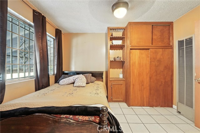 2718 E 7th Street, Los Angeles CA: https://media.crmls.org/medias/086cb0b5-edeb-4c60-818a-559d0f3adc57.jpg