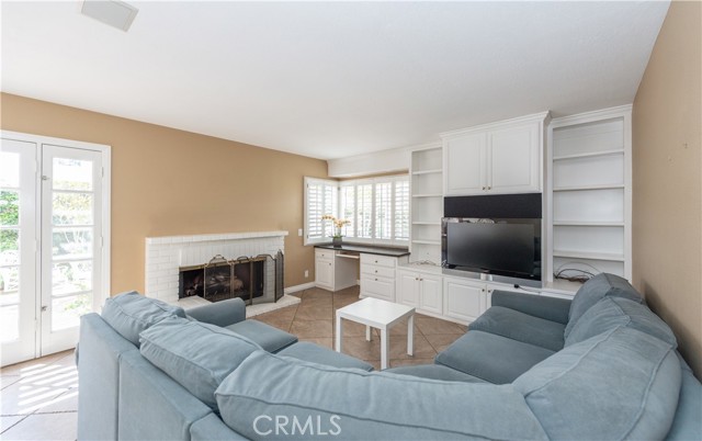 9 Sunrise, Irvine CA: https://media.crmls.org/medias/086cb775-9072-4802-ac7c-6b7904ae5106.jpg