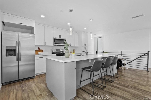 Detail Gallery Image 13 of 25 For 4136 1/2 Normal Ave #1/2,  Los Angeles,  CA 90029 - 2 Beds | 2 Baths