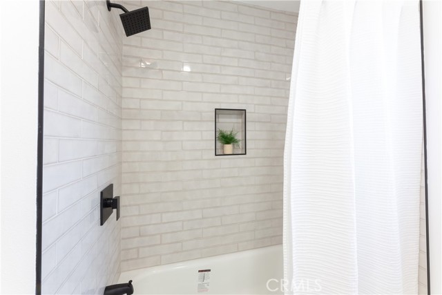 Detail Gallery Image 36 of 57 For 1061 W 82nd St, Los Angeles,  CA 90044 - 3 Beds | 2/1 Baths
