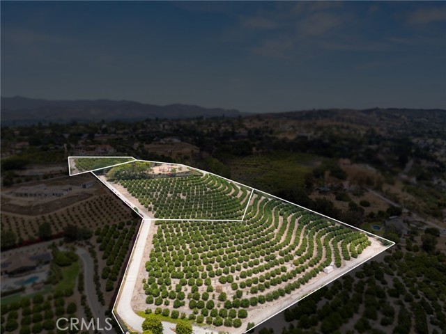 25 Encino Avenue, Camarillo CA: https://media.crmls.org/medias/086d9dcc-4adb-4354-8e71-c8d8103c0505.jpg