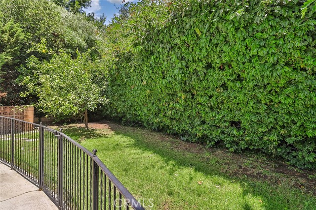 17313 Citronia Street, Northridge CA: https://media.crmls.org/medias/086e9c4c-2418-4178-9eb5-1eda6f18348d.jpg