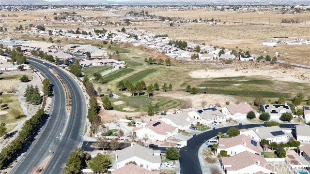 Detail Gallery Image 14 of 67 For 19689 Chicory Ct, Apple Valley,  CA 92308 - 4 Beds | 3 Baths