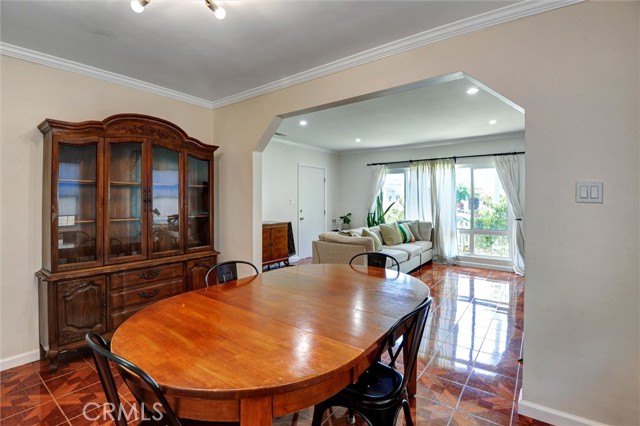 Detail Gallery Image 5 of 26 For 5864 Bonsallo Ave, Los Angeles,  CA 90044 - 4 Beds | 2 Baths