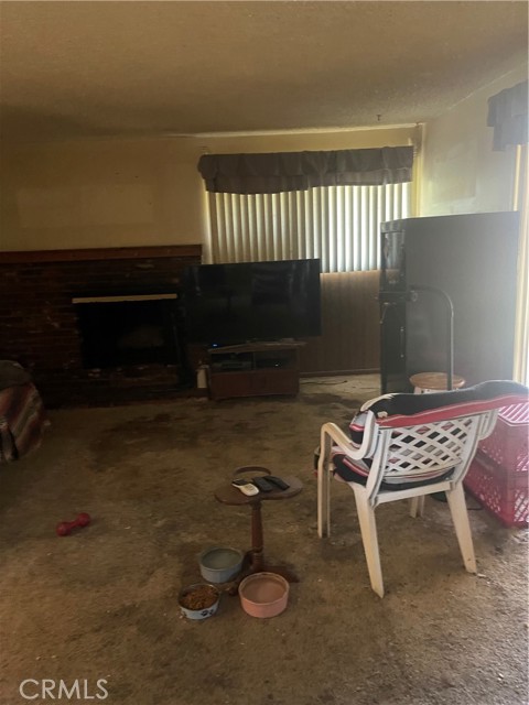 7702 cassia ave, Riverside CA: https://media.crmls.org/medias/0870261c-fb57-4ff6-83ed-1b504a9307c6.jpg