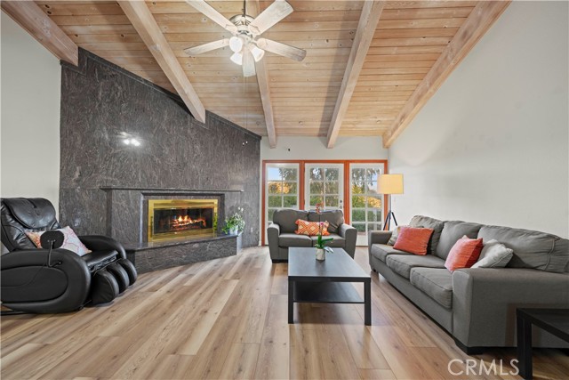 Detail Gallery Image 21 of 62 For 26945 Brooken Ave, Canyon Country,  CA 91387 - 5 Beds | 5/1 Baths