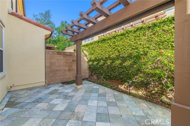 27 Maycrest, Irvine CA: https://media.crmls.org/medias/0871cbce-06dd-4f3c-8de0-0740efd06a56.jpg