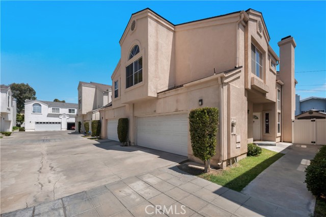 19017 Gault Street, Reseda CA: https://media.crmls.org/medias/08726367-45f6-44b7-a14f-9740423d2b4e.jpg