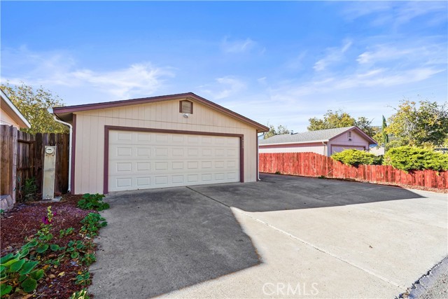 Detail Gallery Image 10 of 72 For 14055 Walnut Way, Clearlake Oaks,  CA 95423 - 3 Beds | 2 Baths