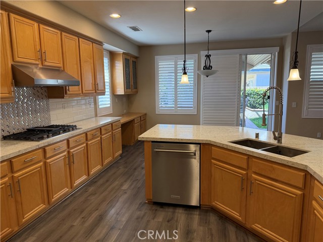 Detail Gallery Image 21 of 27 For 5793 Territory, Corona,  CA 92880 - 4 Beds | 3 Baths