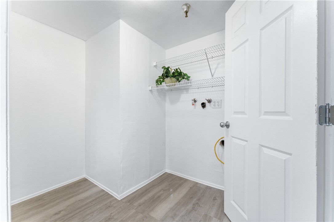 Detail Gallery Image 14 of 43 For 205 S Redwood Ave #H,  Brea,  CA 92821 - 3 Beds | 2/1 Baths