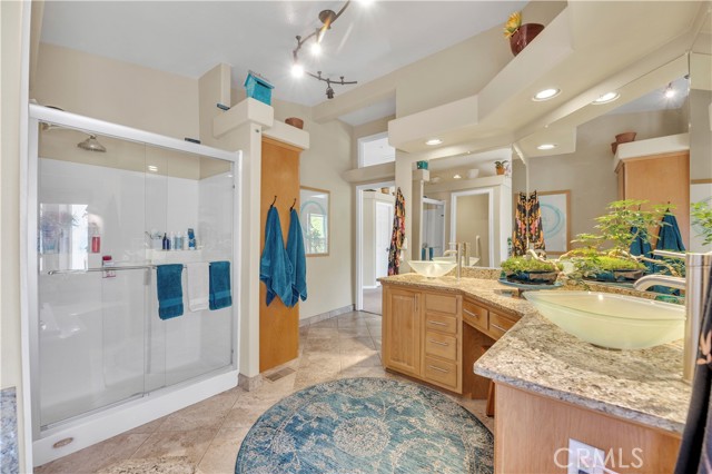 40468 Rock Mountain Drive, Fallbrook CA: https://media.crmls.org/medias/0872fc9e-9df6-4d95-ae6a-f920d1a7d42c.jpg