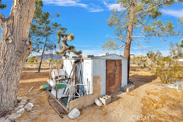 Detail Gallery Image 34 of 45 For 9475 Willow Wells Ave, Lucerne Valley,  CA 92356 - 3 Beds | 2 Baths