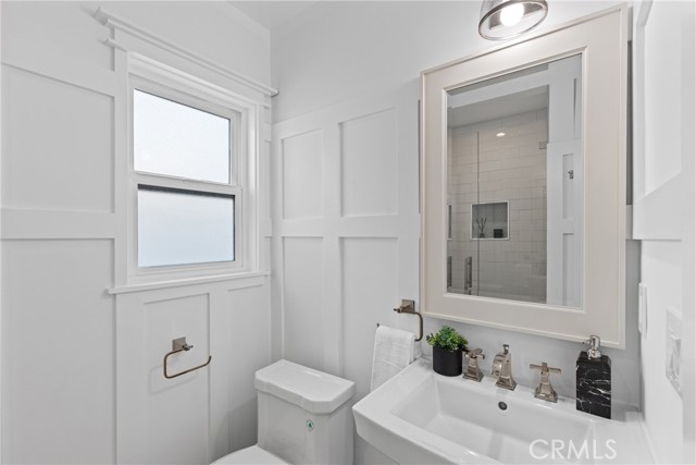 Detail Gallery Image 22 of 32 For 12947 La Maida St, Sherman Oaks,  CA 91423 - 4 Beds | 3 Baths