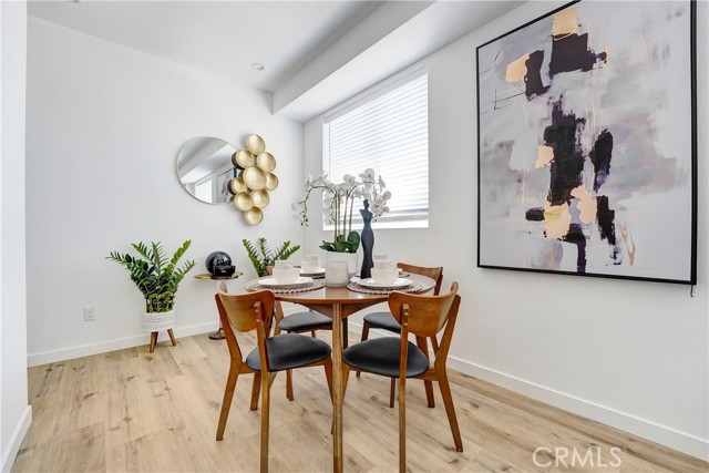 Detail Gallery Image 7 of 16 For 6752 Vanowen Ave, North Hollywood,  CA 91605 - 4 Beds | 3/1 Baths