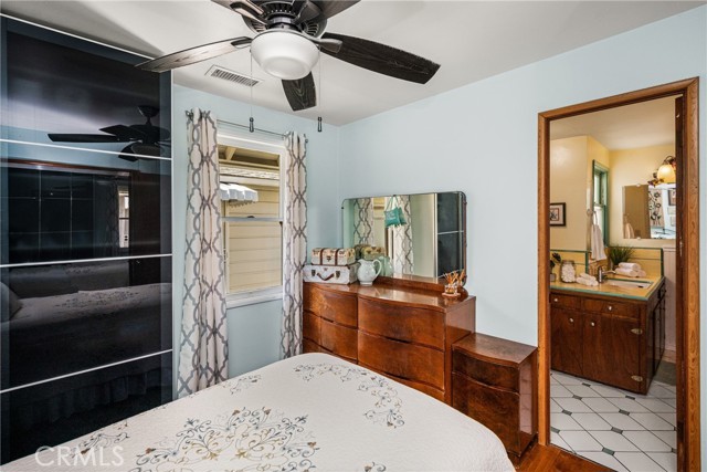 273 N Cleveland Street, Orange CA: https://media.crmls.org/medias/0875008d-f4b2-451d-bbcd-15e68af6fc2f.jpg