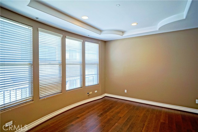 10623 Moorpark photo 4