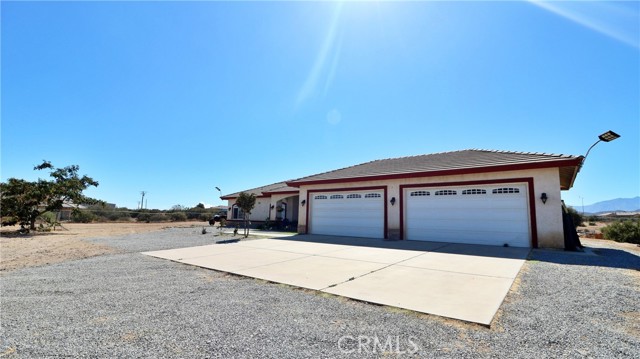 Detail Gallery Image 2 of 32 For 7445 Cedar, Phelan,  CA 92371 - 5 Beds | 3 Baths