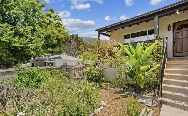 Detail Gallery Image 4 of 36 For 10630 Samoa Ave, Tujunga,  CA 91042 - 3 Beds | 2 Baths