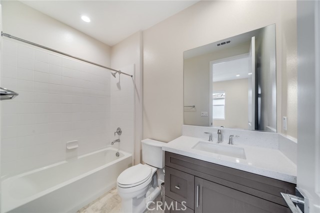 Detail Gallery Image 25 of 42 For 200 Holliston, Lake Forest,  CA 92630 - 4 Beds | 4 Baths