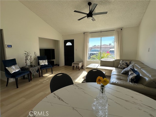 Detail Gallery Image 8 of 19 For 11013 Rome Beauty, California City,  CA 93505 - 4 Beds | 2 Baths