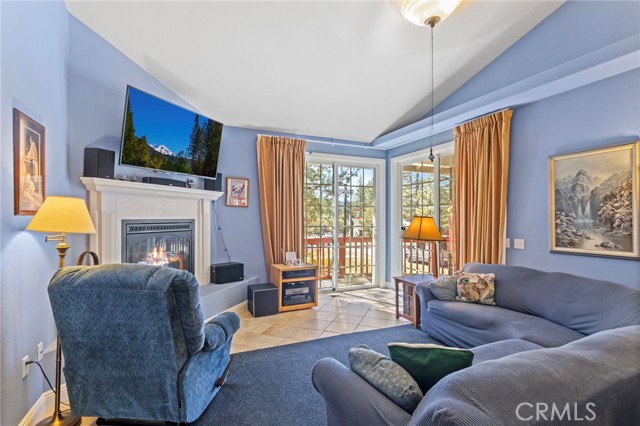534 Highland, Big Bear Lake CA: https://media.crmls.org/medias/0878d000-5e67-4b07-9bc7-0eea1982fbaa.jpg
