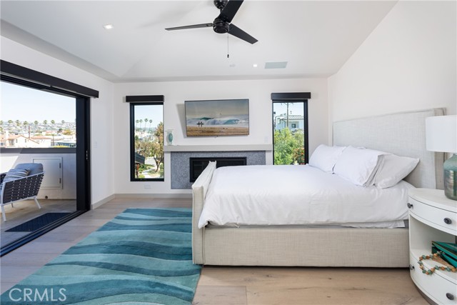 Detail Gallery Image 14 of 22 For 356 Dahlia Place, Corona Del Mar,  CA 92625 - 3 Beds | 3/2 Baths