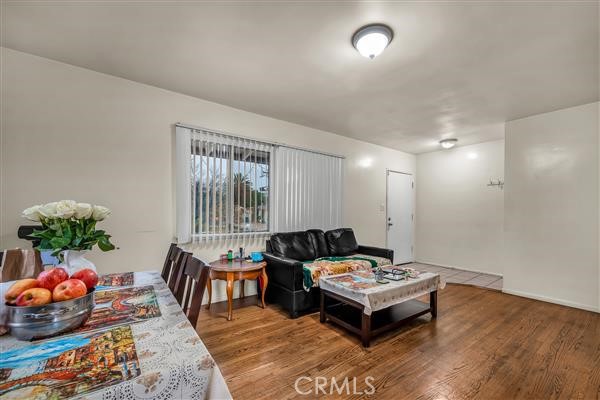 Detail Gallery Image 7 of 23 For 11012 Noble, –,  CA 91345 - 3 Beds | 2 Baths