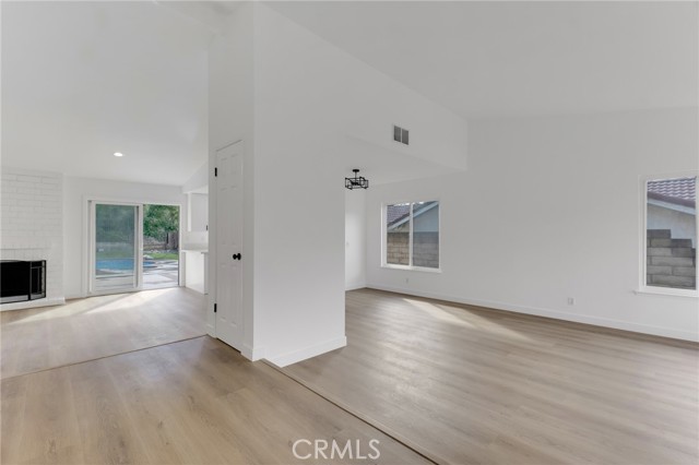 Detail Gallery Image 20 of 43 For 13754 Bear Valley Rd, Moorpark,  CA 93021 - 3 Beds | 2 Baths