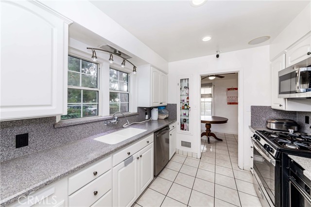 Detail Gallery Image 11 of 42 For 13959 Mar Vista St, Whittier,  CA 90602 - 4 Beds | 2/1 Baths