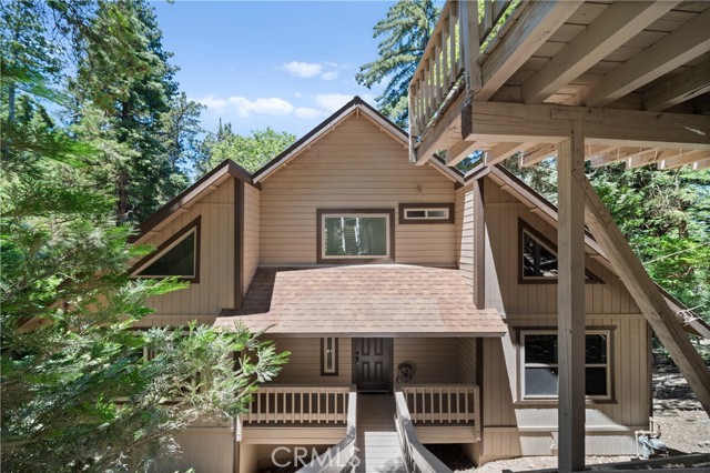 Detail Gallery Image 1 of 33 For 574 Mill Ct, Lake Arrowhead,  CA 92352 - 3 Beds | 2 Baths