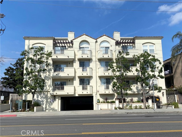 Detail Gallery Image 1 of 50 For 13935 Burbank Bld #203,  Valley Glen,  CA 91401 - 2 Beds | 2 Baths