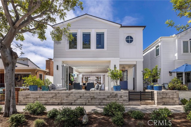 1515 E Ocean Boulevard, Newport Beach CA: https://media.crmls.org/medias/087a9930-4482-48d3-bb48-a21825a5d76f.jpg