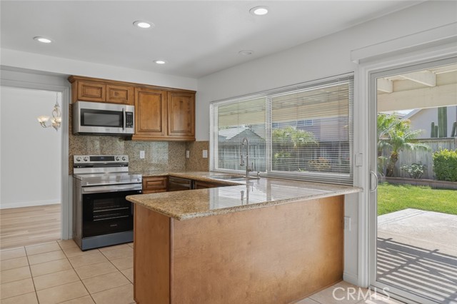 14652 Devonshire Avenue, Tustin CA: https://media.crmls.org/medias/087b56bd-7bb0-4d71-9563-7fa98e41ab21.jpg