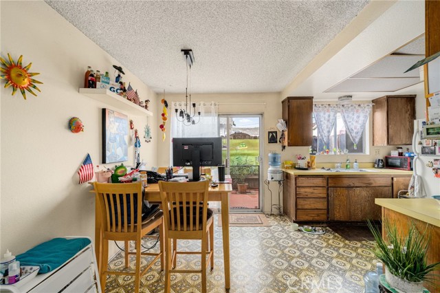 1070 Freeman Avenue, Long Beach CA: https://media.crmls.org/medias/087be259-c625-4787-806f-14223e3f4119.jpg