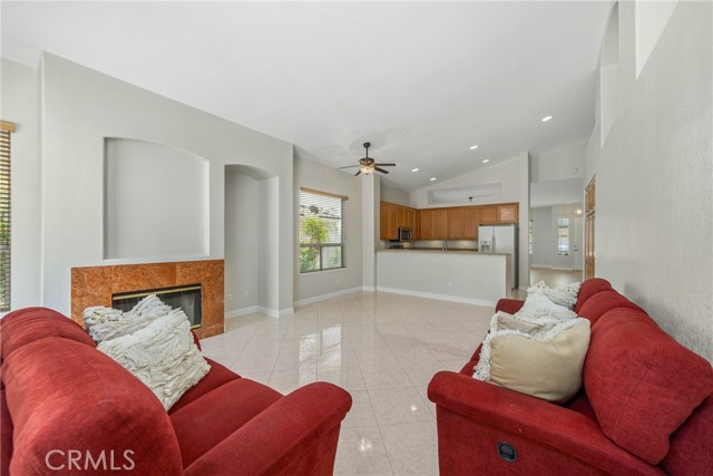 1931 Madera Circle, Corona CA: https://media.crmls.org/medias/087c3870-0c35-4df9-9612-8cb20b9fd6b3.jpg